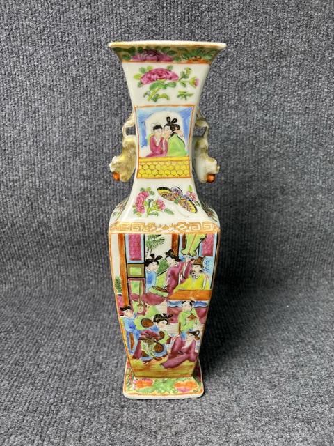 古玩陶瓷廣彩人物故事紋雙龍耳四方瓶拍賣，當前價格2388元