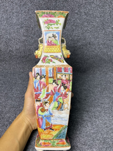 古玩陶瓷廣彩人物故事紋雙龍耳四方瓶拍賣，當前價格2388元