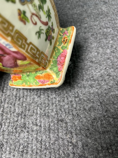 古玩陶瓷廣彩人物故事紋雙龍耳四方瓶拍賣，當前價格2388元