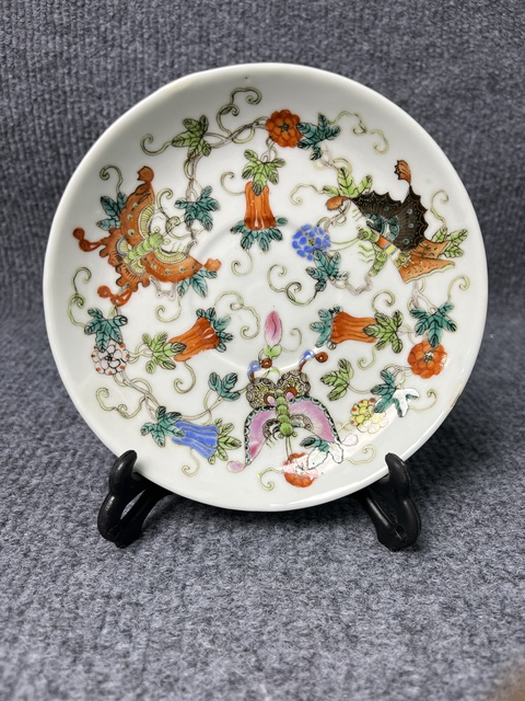 古玩陶瓷粉彩瓜蝶綿綿紋盤拍賣，當前價格666元