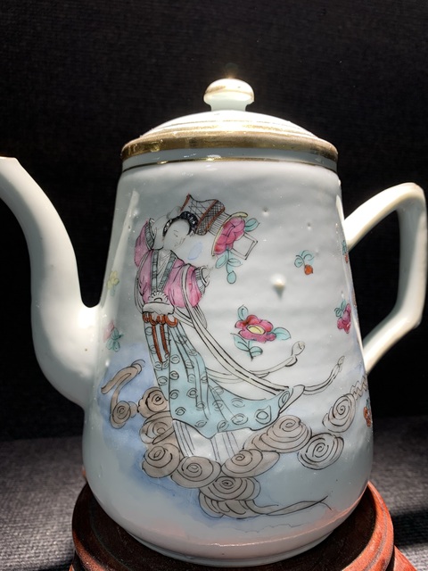 古玩陶瓷粉彩天女散花圖茶壺真品鑒賞圖