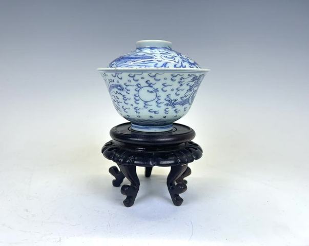 古玩陶瓷清嘉慶·青花龍鳳呈祥蓋碗拍賣，當前價格1512元