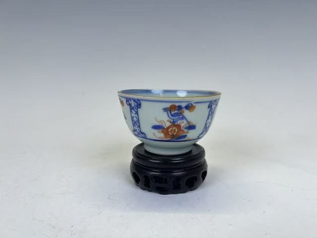 古玩陶瓷清康熙·青花洞石花卉礬紅描金杯碟真品鑒賞圖