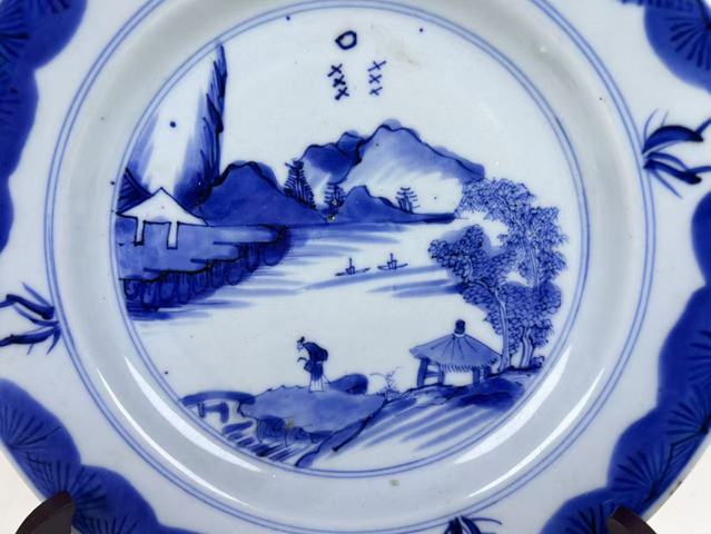 古玩陶瓷清康熙·青花遠(yuǎn)山近水人物故事盤拍賣，當(dāng)前價(jià)格297元