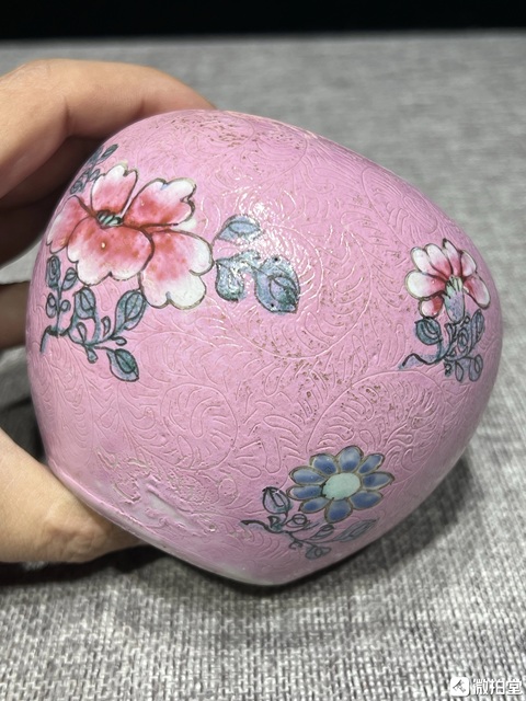古玩陶瓷晚清壓道粉彩花卉紋西瓜罐真品鑒賞圖