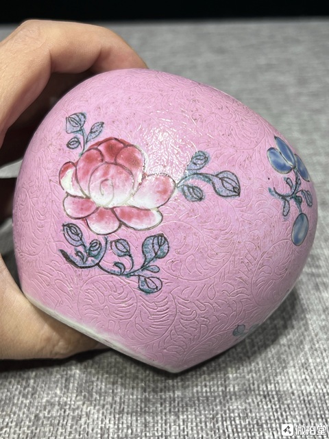 古玩陶瓷晚清壓道粉彩花卉紋西瓜罐真品鑒賞圖
