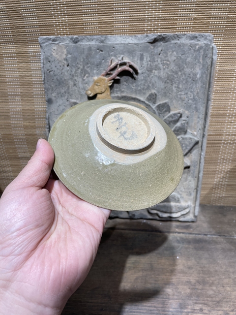 古玩陶瓷【館藏級精品】宋代越窯 青瓷劃花盤【頂級釉水】【收藏價值比較高】拍賣，當前價格0元