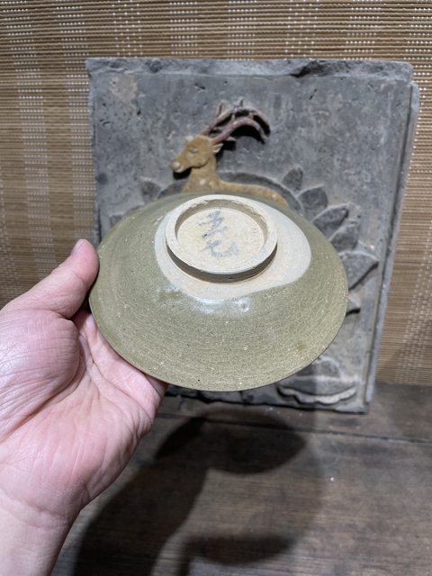 古玩陶瓷【館藏級精品】宋代越窯 青瓷劃花盤【頂級釉水】【收藏價值比較高】拍賣，當前價格0元