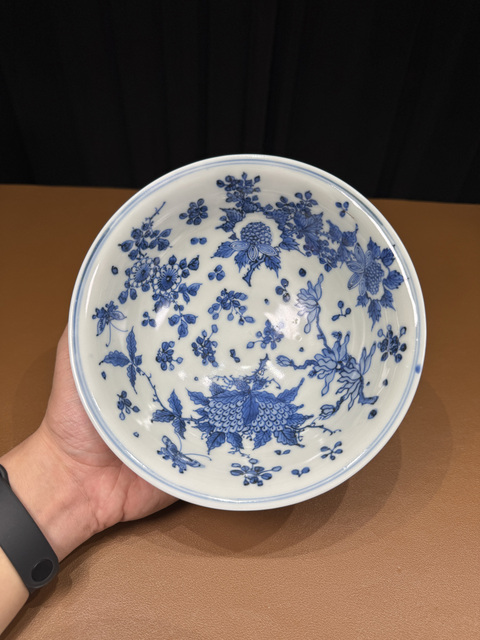 古玩陶瓷明晚期 青花花卉紋碗真品鑒賞圖