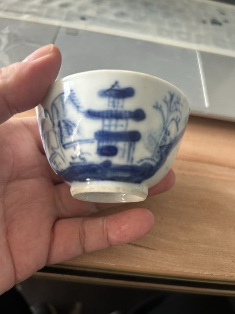 古玩陶瓷青花山水人物壓手杯真品鑒賞圖