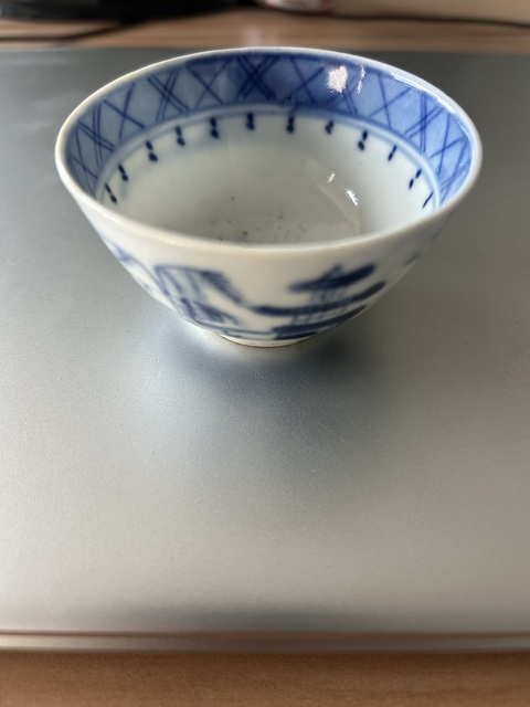 古玩陶瓷青花山水人物壓手杯真品鑒賞圖