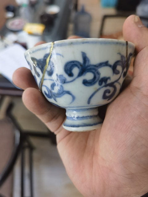 古玩陶瓷青花花卉紋高足杯真品鑒賞圖