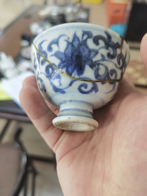 古玩陶瓷青花花卉紋高足杯真品鑒賞圖