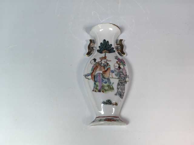 古玩陶瓷晚清粉彩天官賜福壁瓶真品鑒賞圖