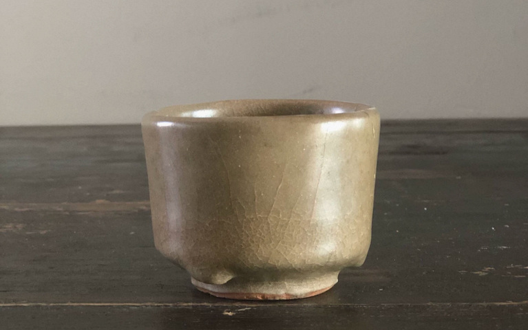 古玩陶瓷明·龍泉窯米黃釉三足爐（亦可稱琴爐）拍賣，當(dāng)前價格2000元