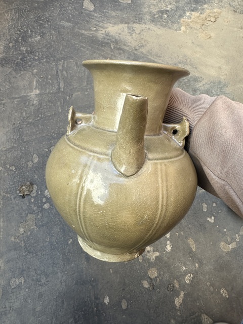 古玩陶瓷越窯青釉執壺真品鑒賞圖