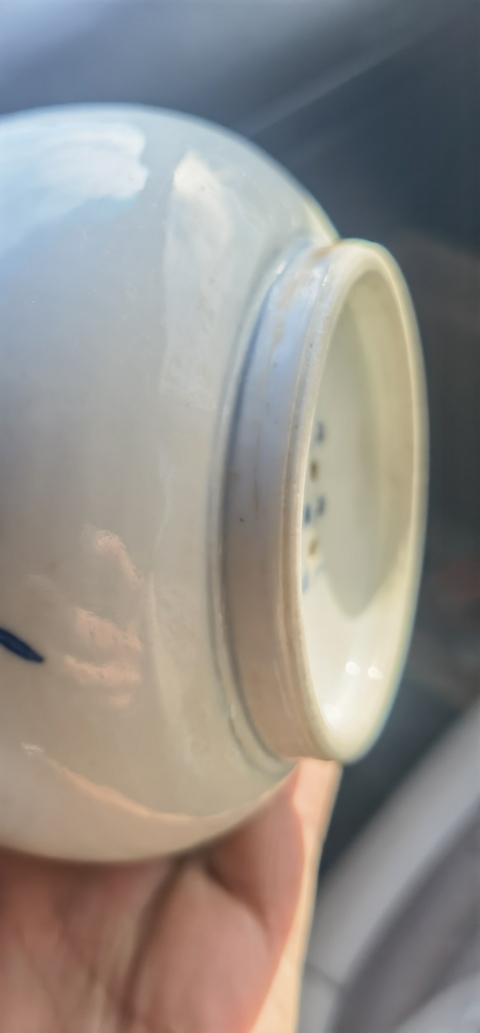 古玩陶瓷青花花卉蝴蝶紋花盆真品鑒賞圖