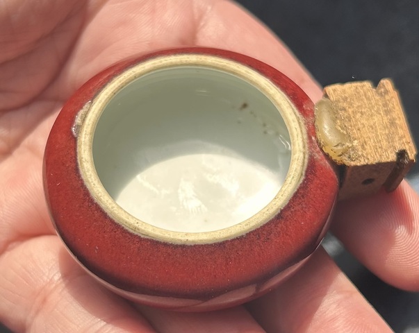 古玩陶瓷紅釉鳥食罐真品鑒賞圖