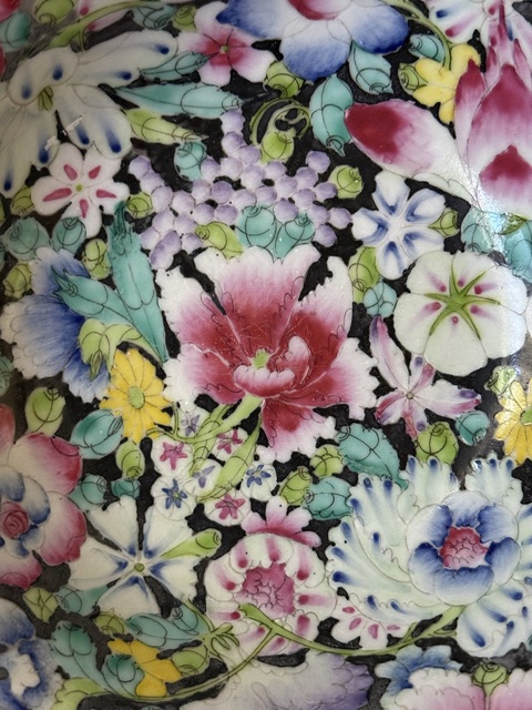 古玩陶瓷百花不落地粉彩盤真品鑒賞圖