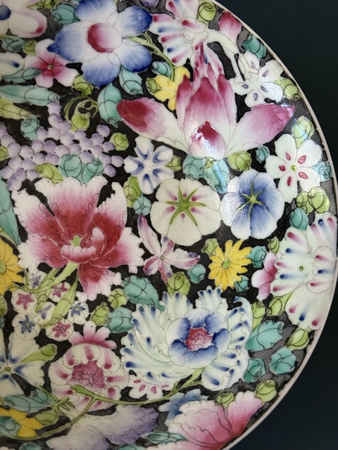 古玩陶瓷百花不落地粉彩盤真品鑒賞圖
