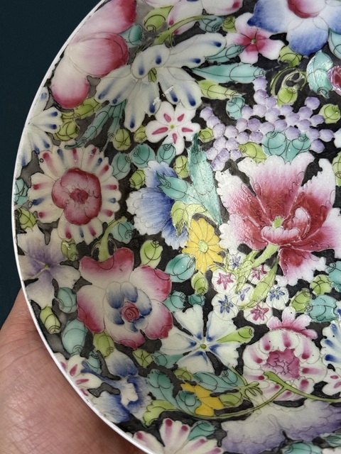 古玩陶瓷百花不落地粉彩盤真品鑒賞圖