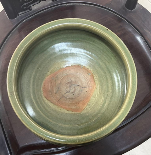 古玩陶瓷明代龍泉窯三足香爐真品鑒賞圖