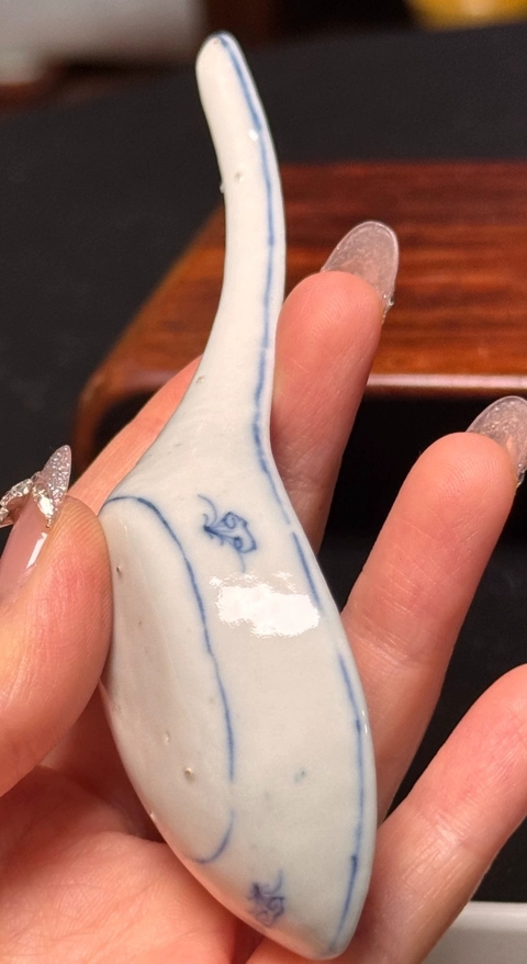 古玩陶瓷乾隆淡描青花湯勺真品鑒賞圖