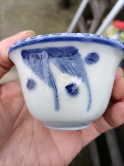 古玩陶瓷青花花卉紋杯真品鑒賞圖