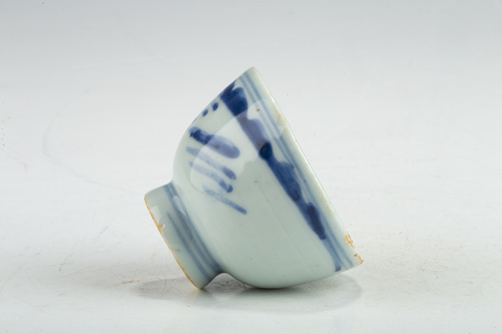 古玩陶瓷清康熙·青花山水紋杯真品鑒賞圖