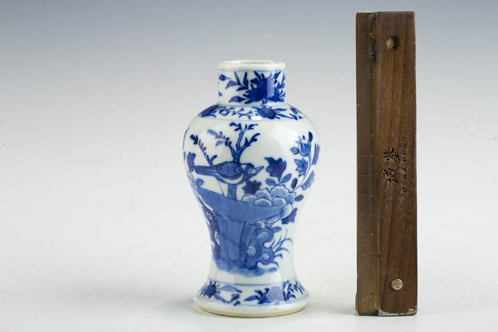 古玩陶瓷清光緒·青花富貴白頭紋雞腿瓶
真品鑒賞圖