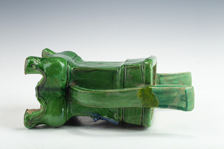 古玩陶瓷清·三彩堆塑花卉紋朝官耳爐真品鑒賞圖