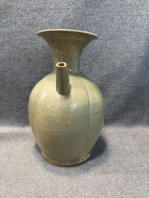 古玩陶瓷晚唐/五代越窯青瓷瓜棱執(zhí)壺拍賣，當(dāng)前價(jià)格888888元