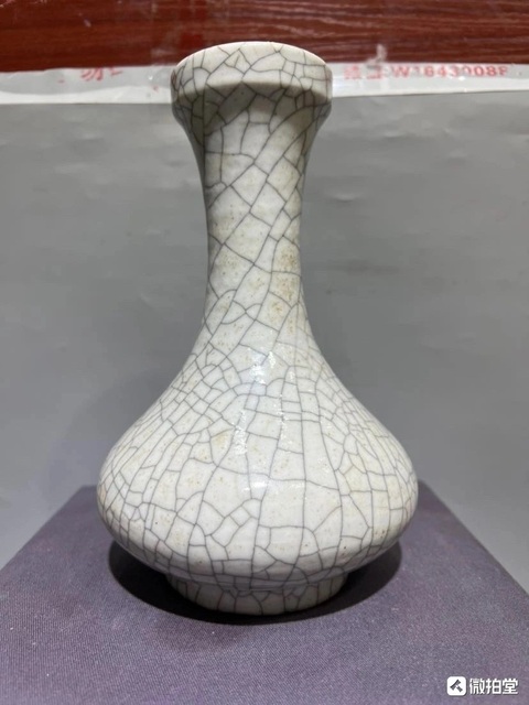 古玩陶瓷哥釉瓶真品鑒賞圖