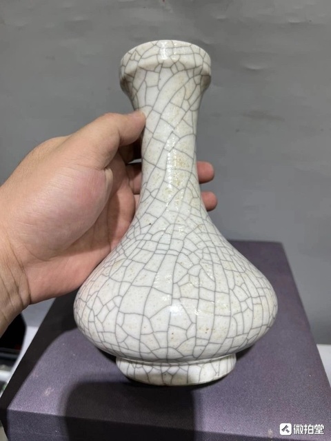 古玩陶瓷哥釉瓶真品鑒賞圖