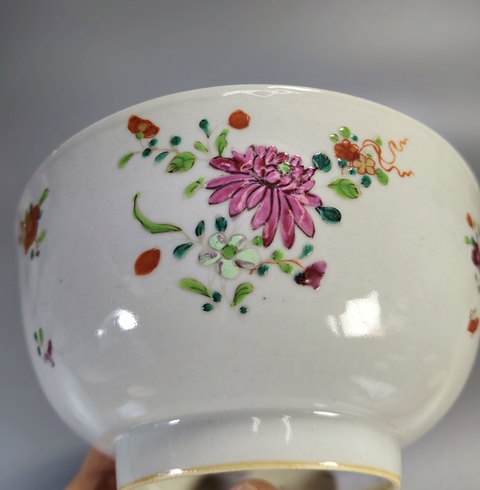 古玩陶瓷粉彩折枝花卉紋茶碗真品鑒賞圖