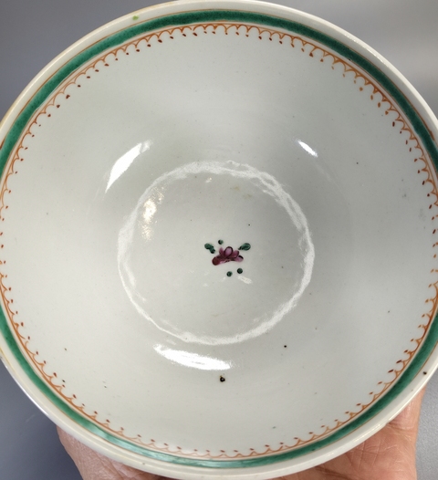 古玩陶瓷粉彩折枝花卉紋茶碗真品鑒賞圖