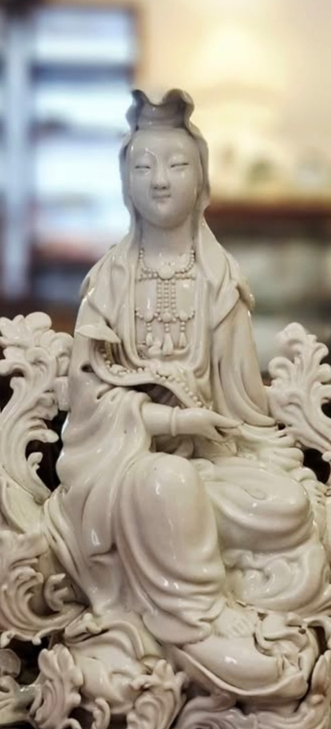 古玩陶瓷觀音塑像真品鑒賞圖