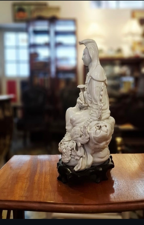 古玩陶瓷觀音塑像真品鑒賞圖