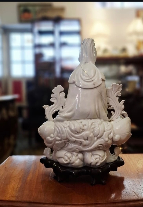 古玩陶瓷觀音塑像真品鑒賞圖