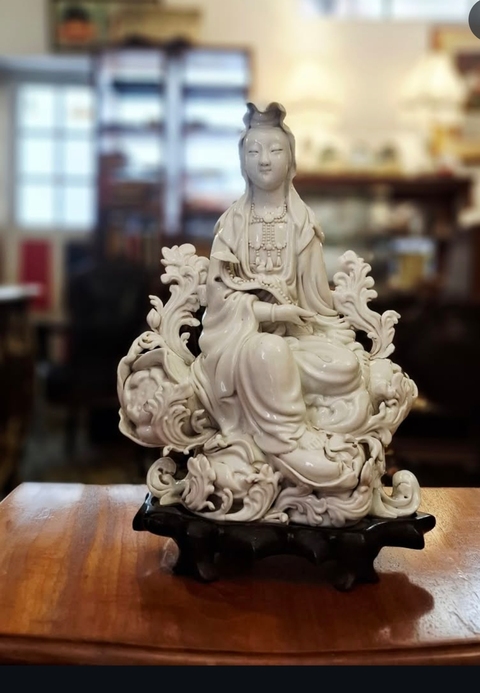 古玩陶瓷觀音塑像真品鑒賞圖