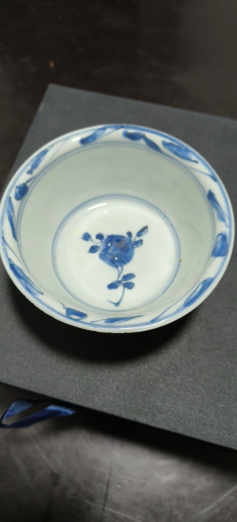 古玩陶瓷花鳥紋青花小碗真品鑒賞圖