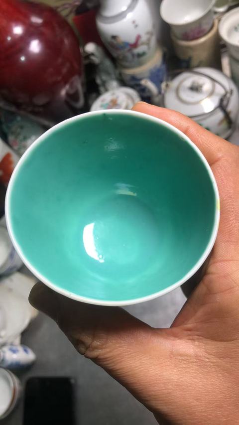 古玩陶瓷黃地粉彩花卉紋杯真品鑒賞圖