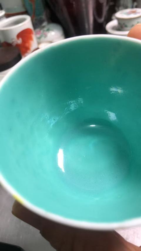 古玩陶瓷黃地粉彩花卉紋杯真品鑒賞圖