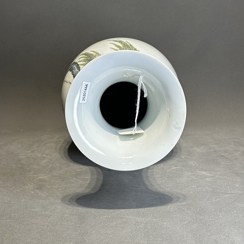 古玩陶瓷粉彩人物故事紋撇口瓶真品鑒賞圖