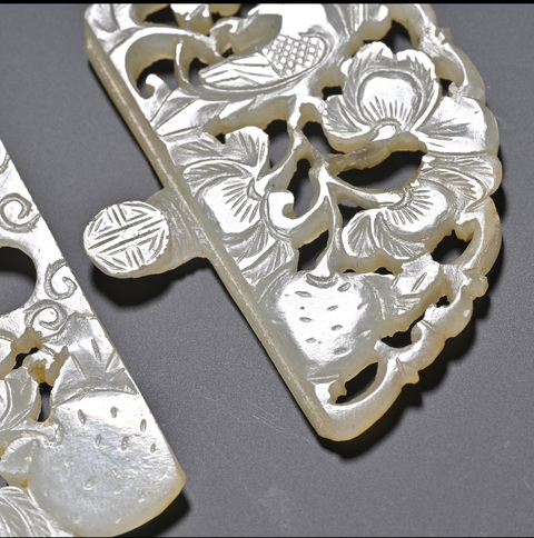 古玩玉器和田玉雕“帶扣”真品鑒賞圖