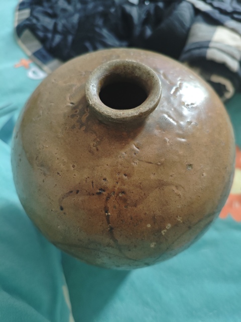 古玩陶瓷黃釉褐彩花卉紋梅瓶真品鑒賞圖