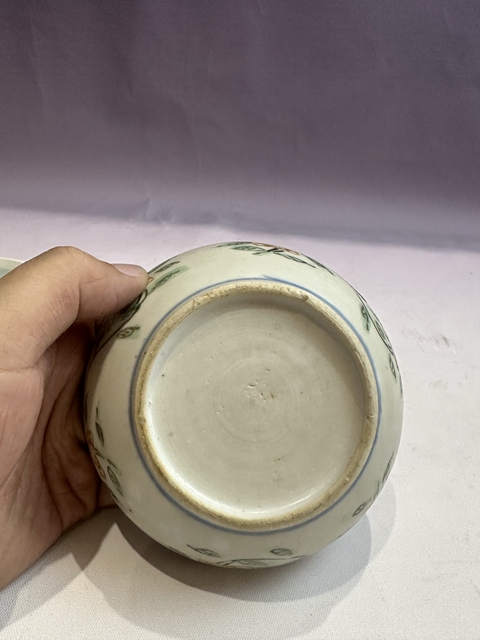 古玩陶瓷青花五彩花卉紋粉盒真品鑒賞圖