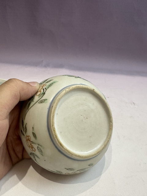 古玩陶瓷青花五彩花卉紋粉盒真品鑒賞圖