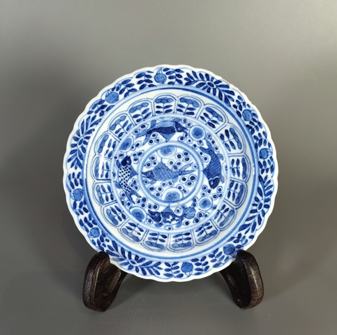 古玩陶瓷清晚期-青花鯉桂鏈鳙圖花口盤拍賣，當前價格1369元