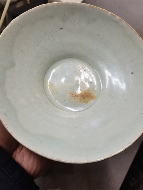 古玩陶瓷宋代白釉唇口圈足碗真品鑒賞圖